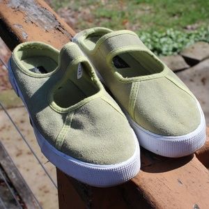Coldwater Creek slipons Sz 8 Green leather